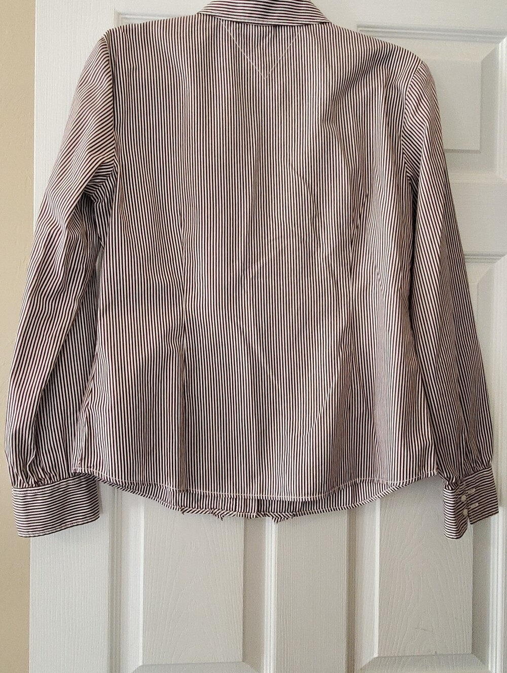 Tommy Hilfiger Women's Brown Stripe Button-Up Shirt Size Large - Picture 10 of 10